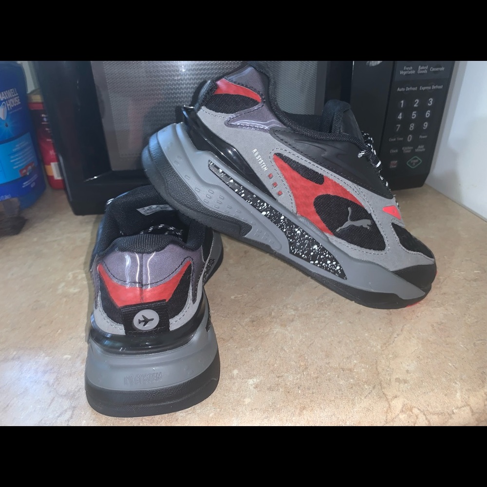 Puma youth size 5